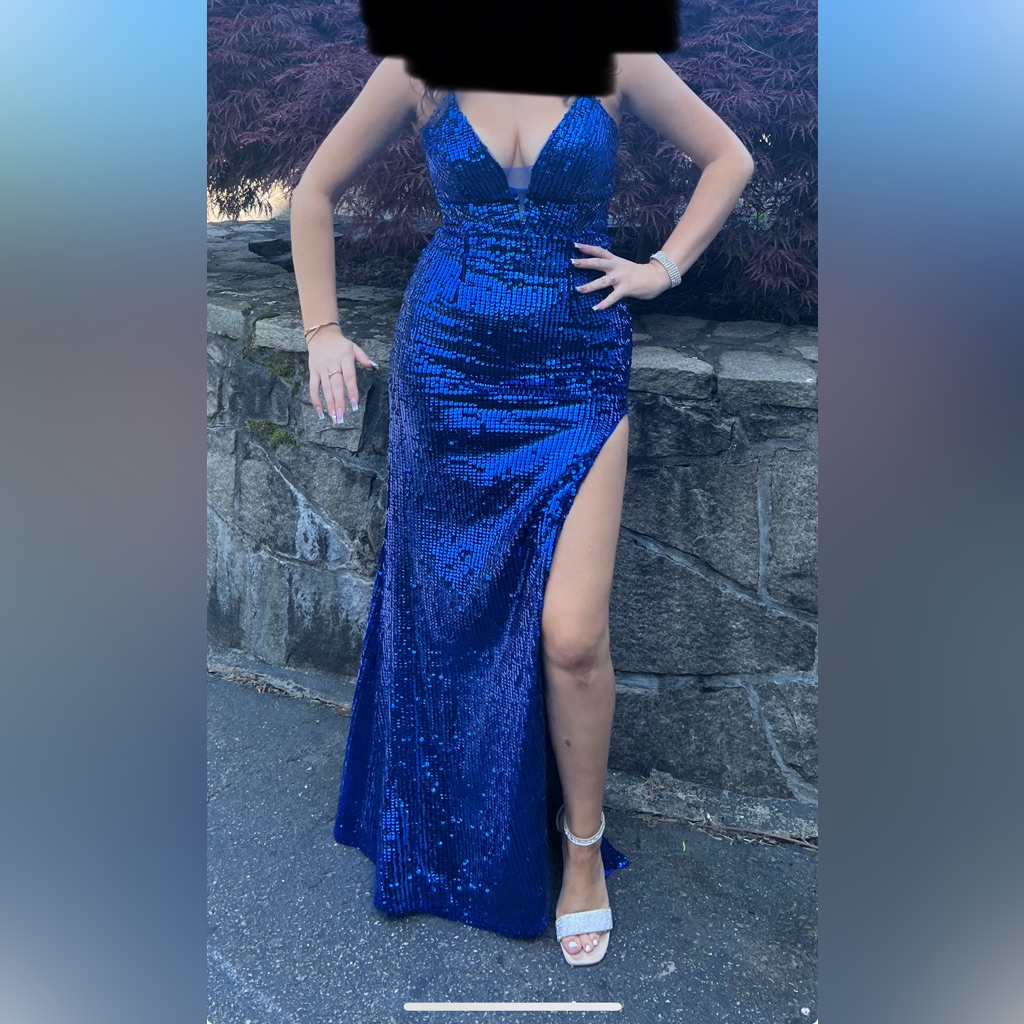 Absolutely Stunning, Sequined Royal Blue Long Prom Dress!!